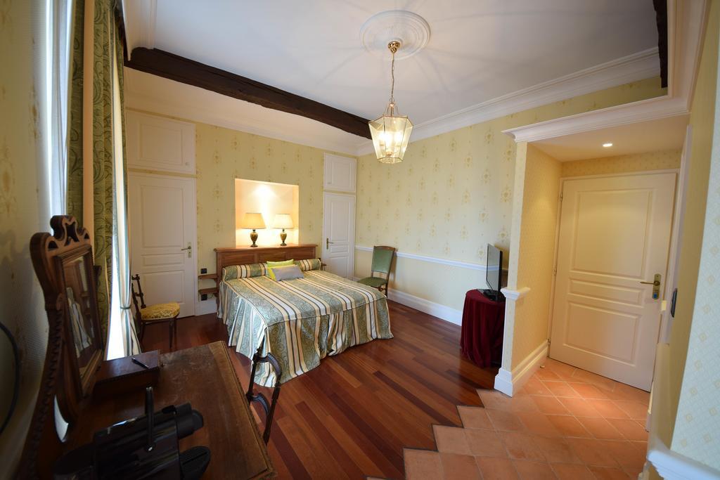 Bed and Breakfast Domaine De La Rocque Liorac-sur-Louyre Экстерьер фото