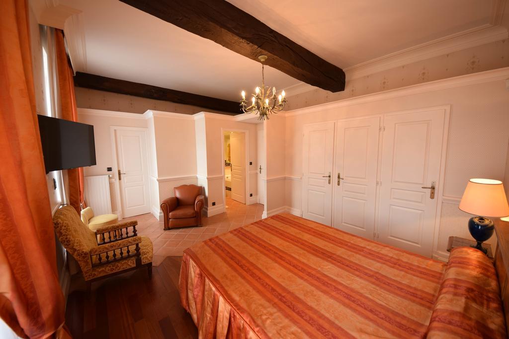 Bed and Breakfast Domaine De La Rocque Liorac-sur-Louyre Экстерьер фото